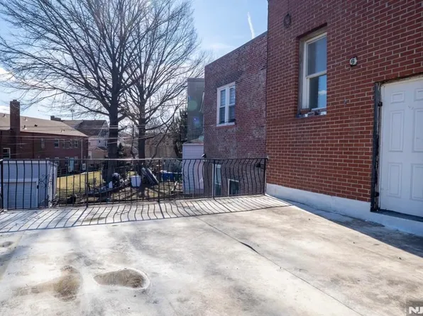 9066 Palisade Plaza image 6 of 6