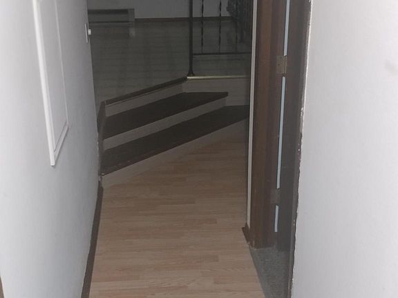 TO THE SUNKEN LIVING ROOM