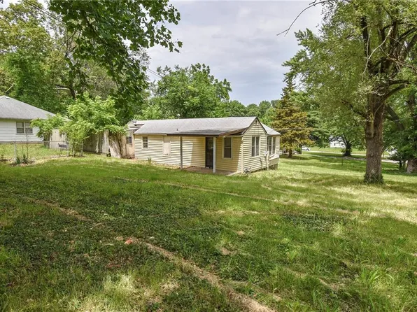 10908 E 66th St, Raytown, MO 64133