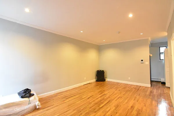 Rented by Clove Realty LLC | media 2