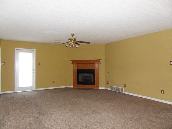 3rd image of 251 W Hannah Marie Dr