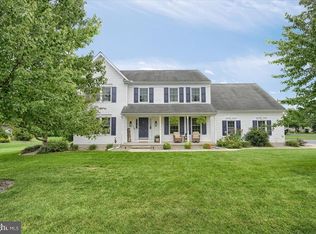 524 Peace Ave, Mount Joy, PA 17552