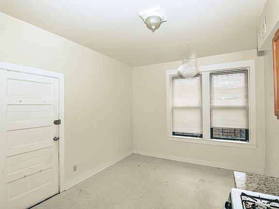 5th image of 949 N Hoyne Ave #1
