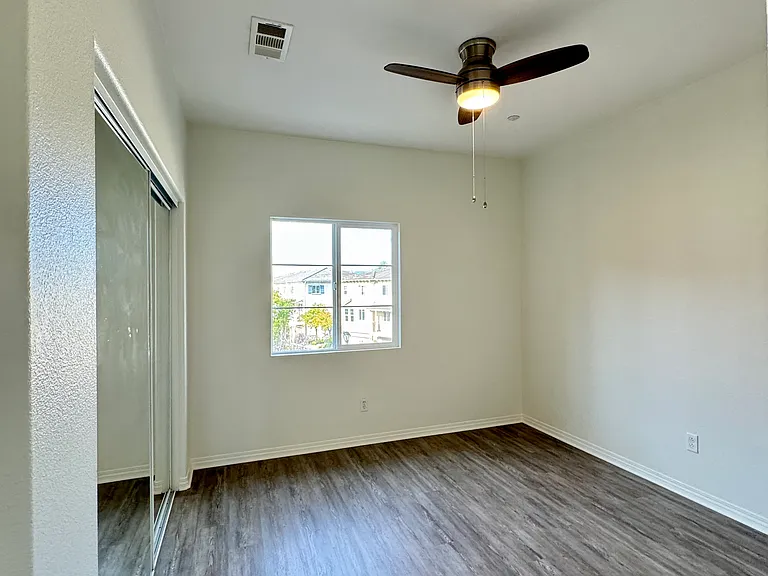 1331 Bayside Cir — Photo 51