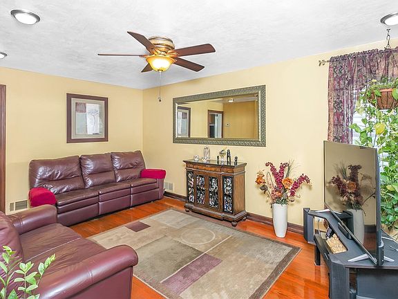 4th image of 114-26 197th St
