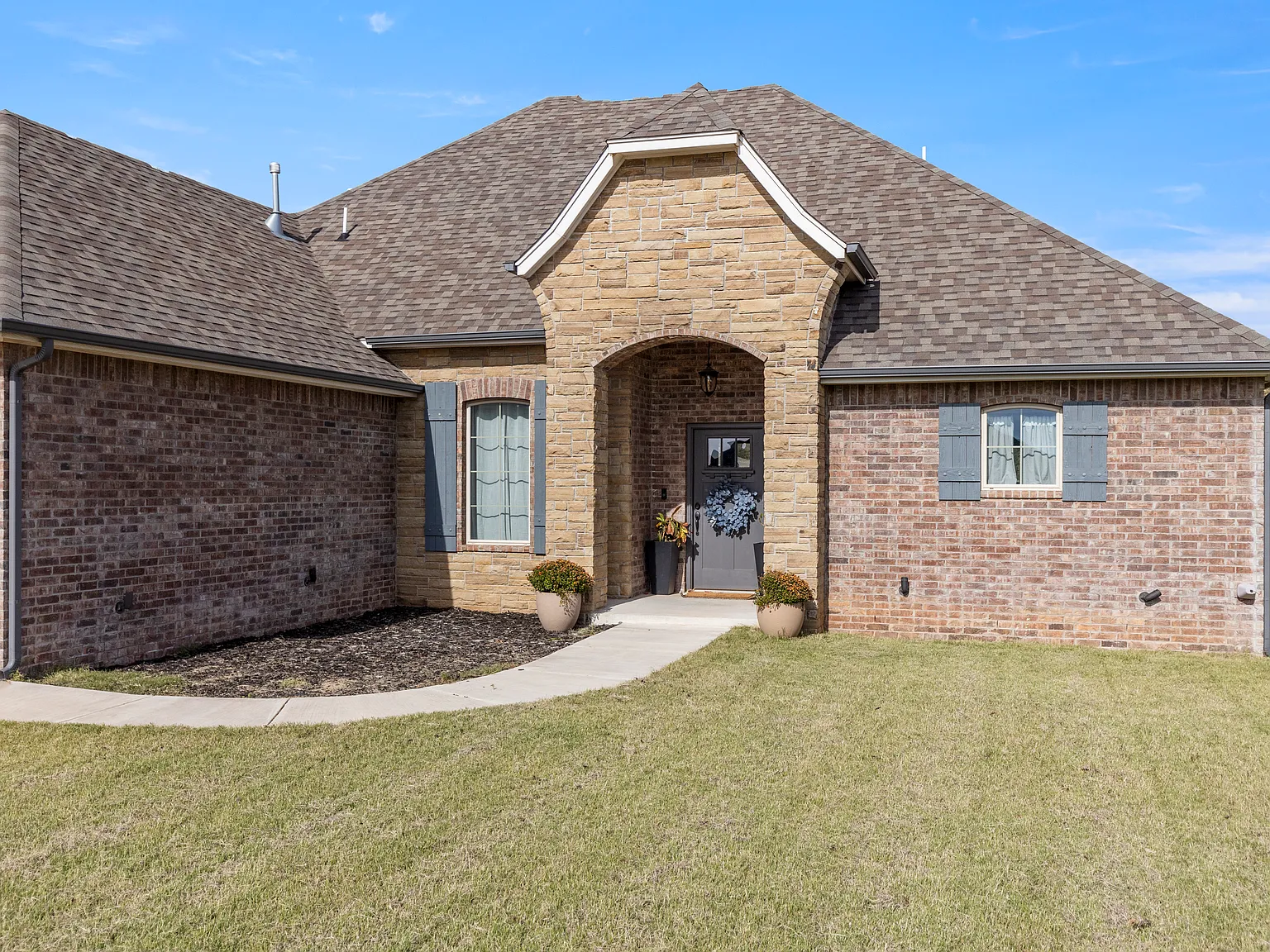 3 bed, 1843 sqft, $2,300 — Photo 4