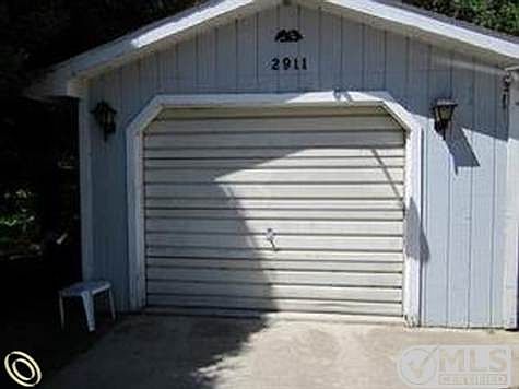 1-car garage.jpg