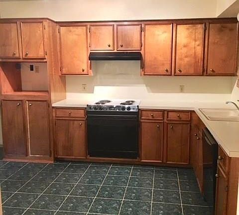 5th image of 3114 Charter Ln