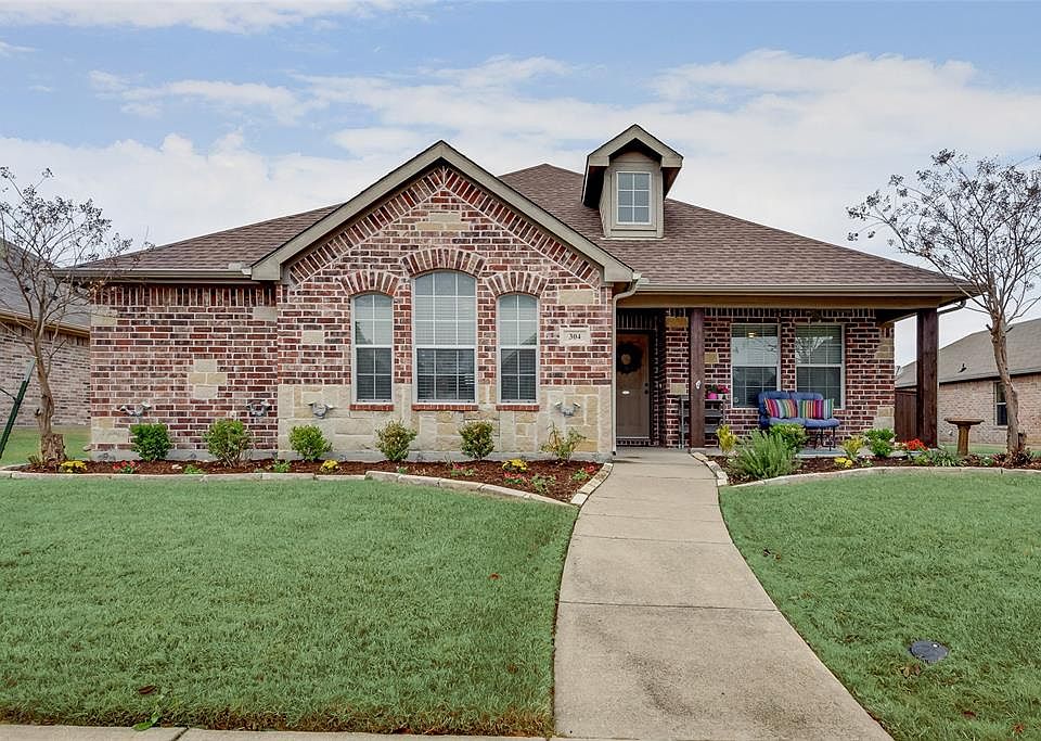 1st image of 304 Regal Ct