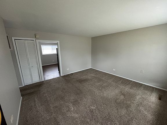 3rd image of 420 E Fullerton Ave