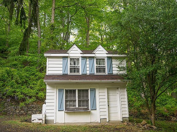 2-story studio/workshop