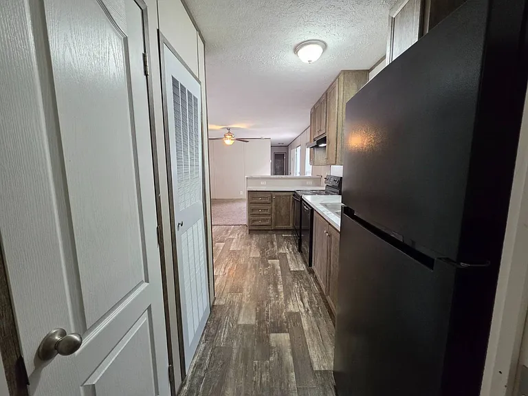 2320 E Macarthur Rd #P03 — Photo 7