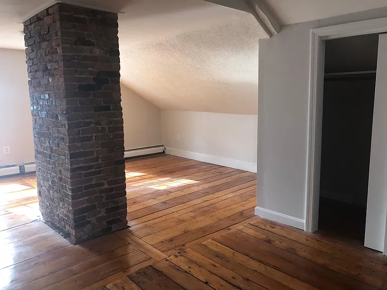 10 Front St #2 — Photo 11