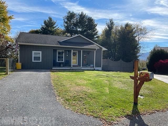 1st image of 175 Highland Cir