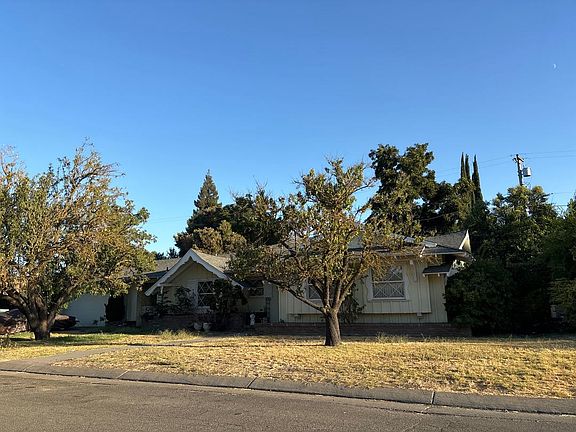 2nd image of 2121 Almondwood Ln