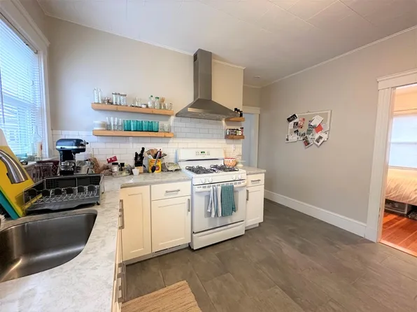 137 Dudley St #3, Cambridge, MA 02140