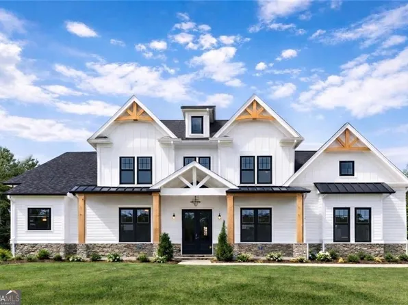 121 Palisade Dr, Rydal, GA 30171