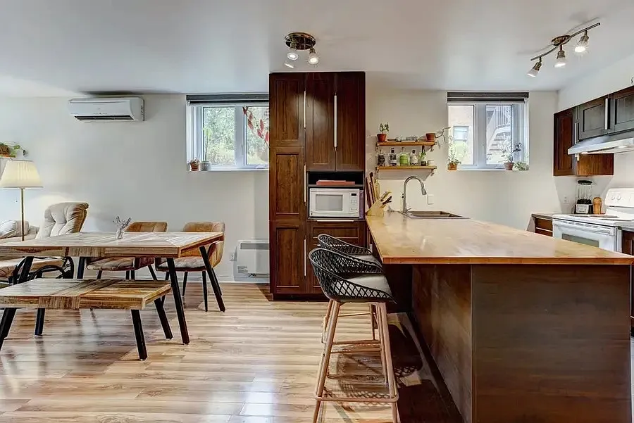 Apartment For Rent — Photo 2