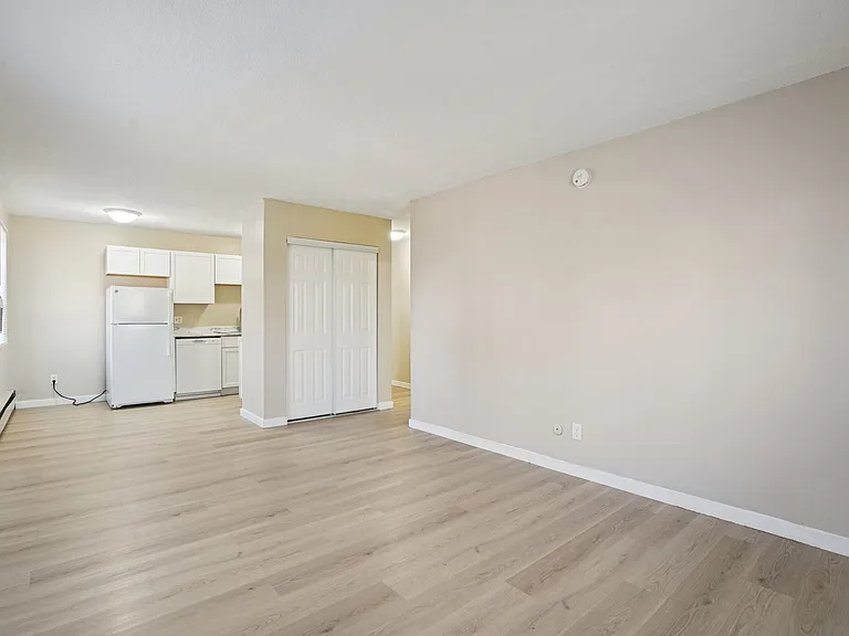 Keller Flats — Photo 50