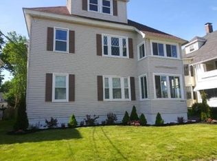 13 King St APT 2, Taunton, MA 02780