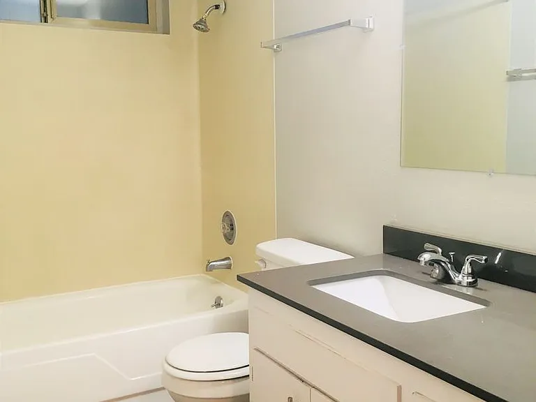 Timber Grove Apartments in Lynnwood, WA — Photo 10