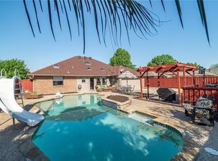 200 Sunny Crest Dr, Murphy, TX 75094