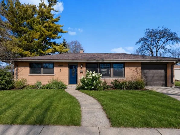 3749 Kemman Ave, Brookfield, IL 60513