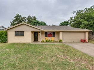 1225 Mary Dr, Hurst, TX 76053