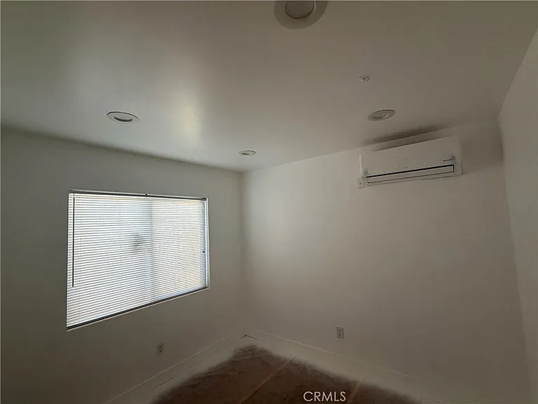 988 Valencia St #5 — Photo 8