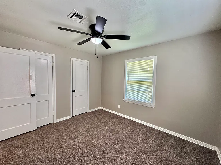 252 E Coe Dr — Photo 23