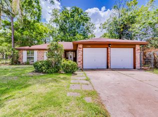 11526 Fawngrove Dr, Houston, TX 77048