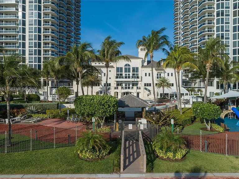 4775 Collins Ave #1504 — Photo 26