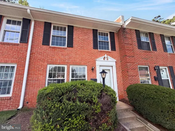 141 N Duke Dr, Sterling, VA 20164