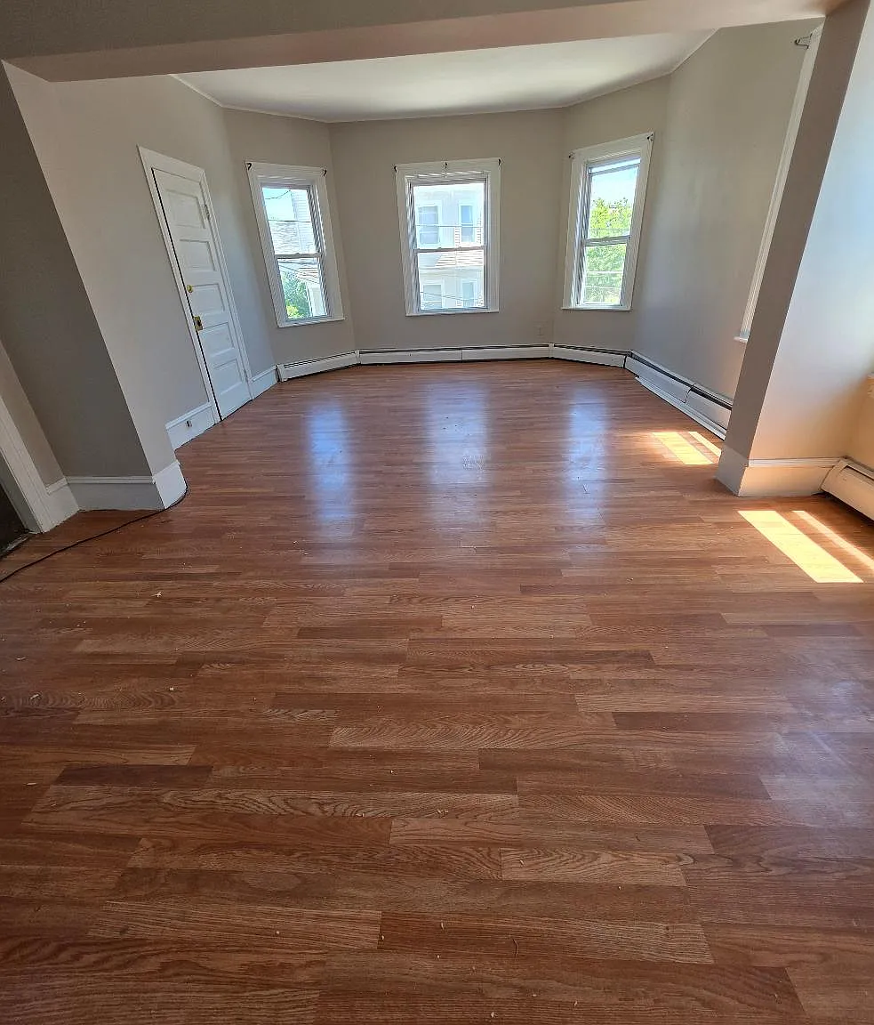 3 bed, 1400 sqft, $1,750 — Photo 1