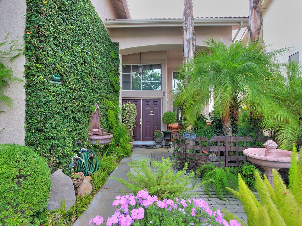 EXECUTIVE ENTRY TO YOUR HOME