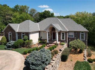 2200 SW 19th St, Blue Springs, MO 64015