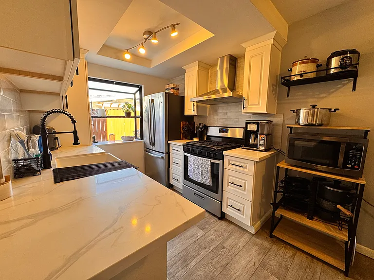 4752 Hawley Blvd #3 — Photo 2