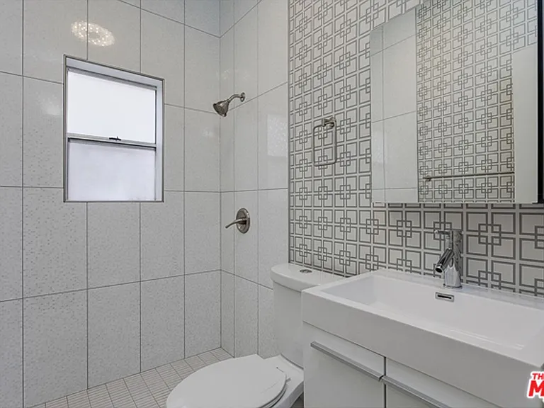 2921 Francis Ave., Los Angeles — Photo 5