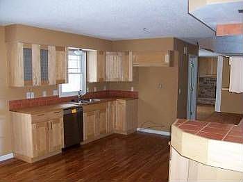 3rd image of 1305 W Broadway St