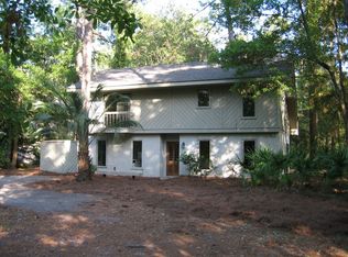 9 Fox Ln, Hilton Head Island, SC 29928