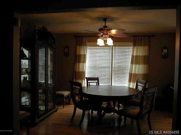 4th image of 1079 N Carolina Ct