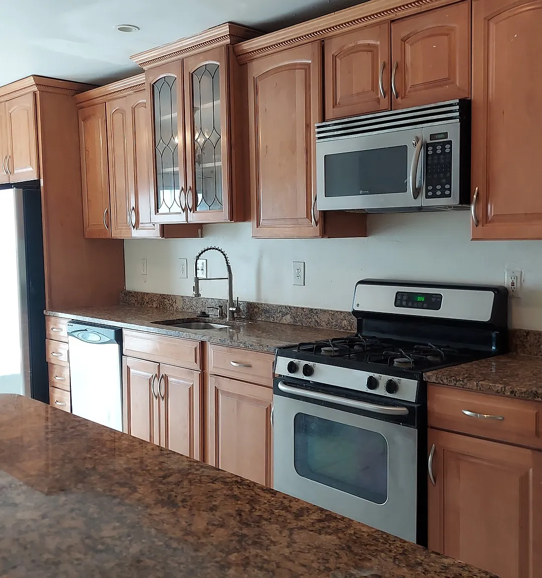 3 bed, 1200 sqft, $3,750 — Photo 4