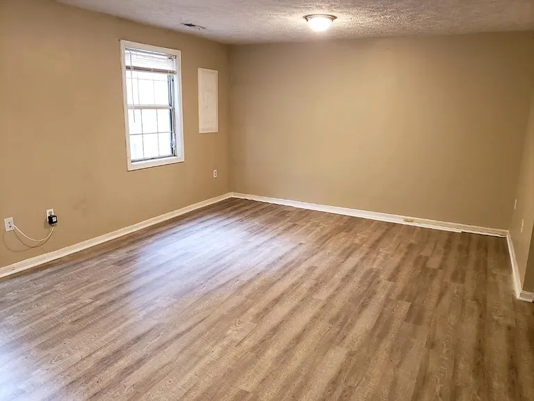 8579 Burlington Ct — Photo 14