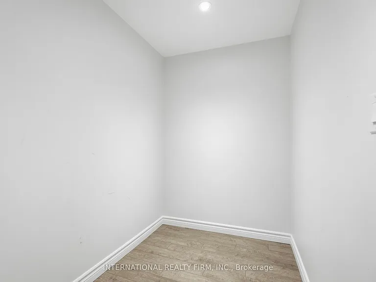 68 Old Orchard Cres — Photo 46