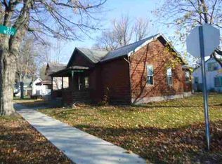 910 N Van Buren St, Auburn, IN 46706