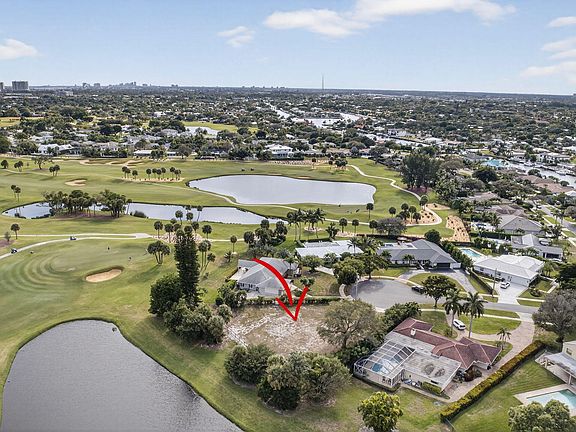 2nd image of 1116 Country Club Circle