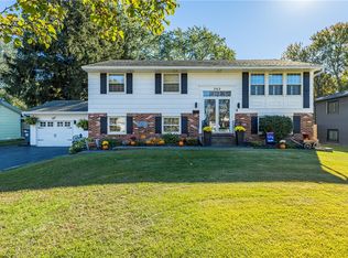 262 Yarkerdale Dr, Rochester, NY 14615
