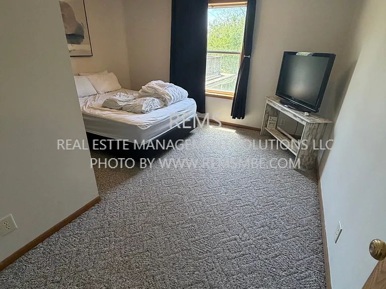 815 Island Ct #1 — Photo 18