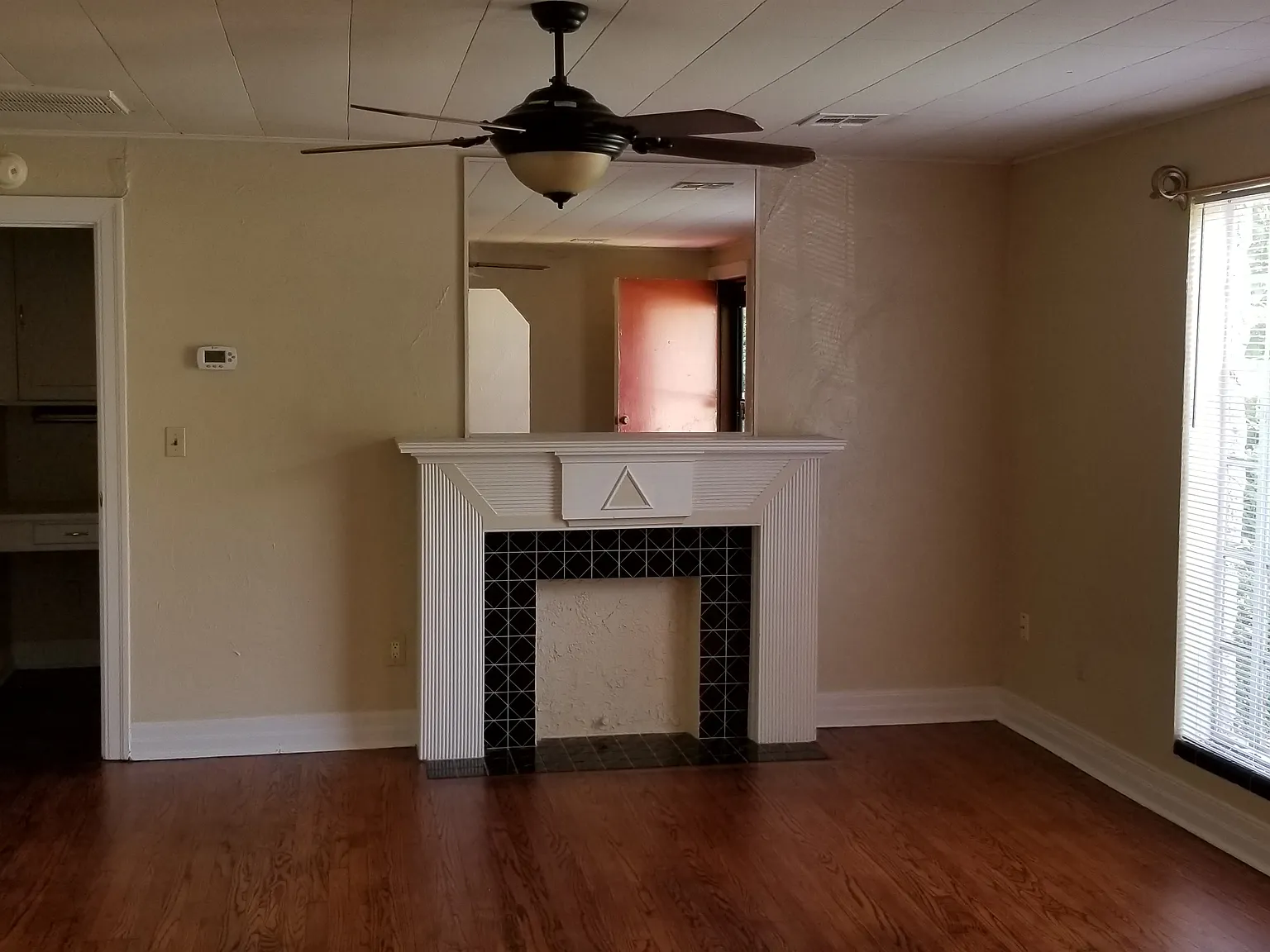 3 bed, 1.5 bath, 1550 sqft, $1,475 — Photo 4