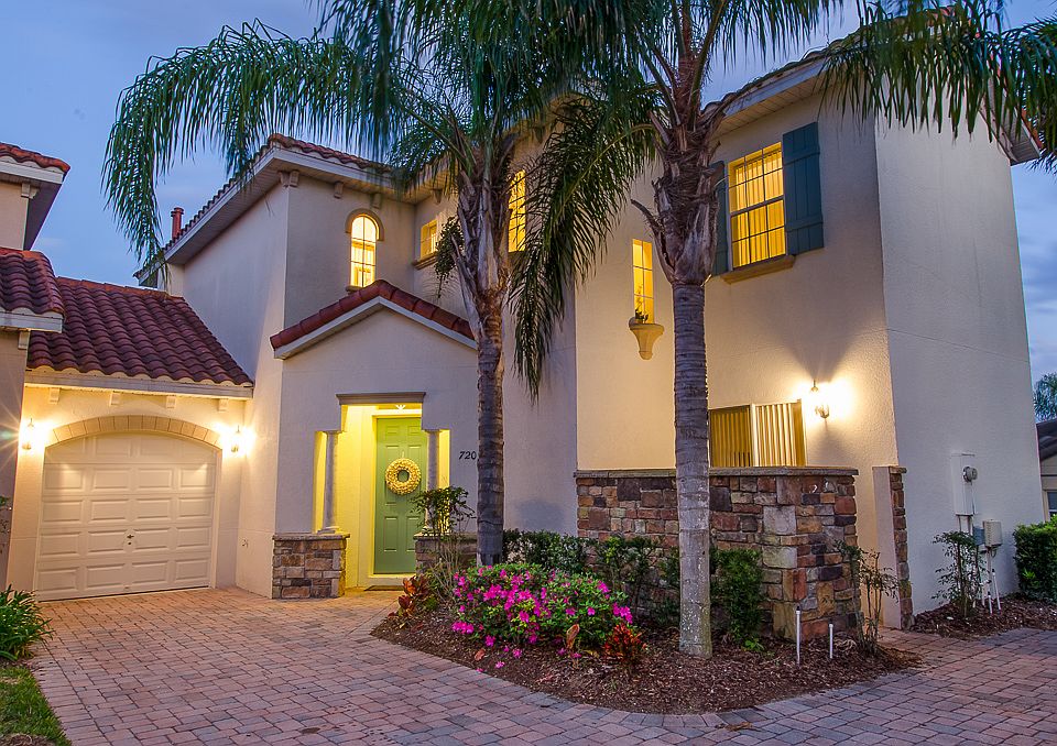 Brunello Entrance at Dusk
